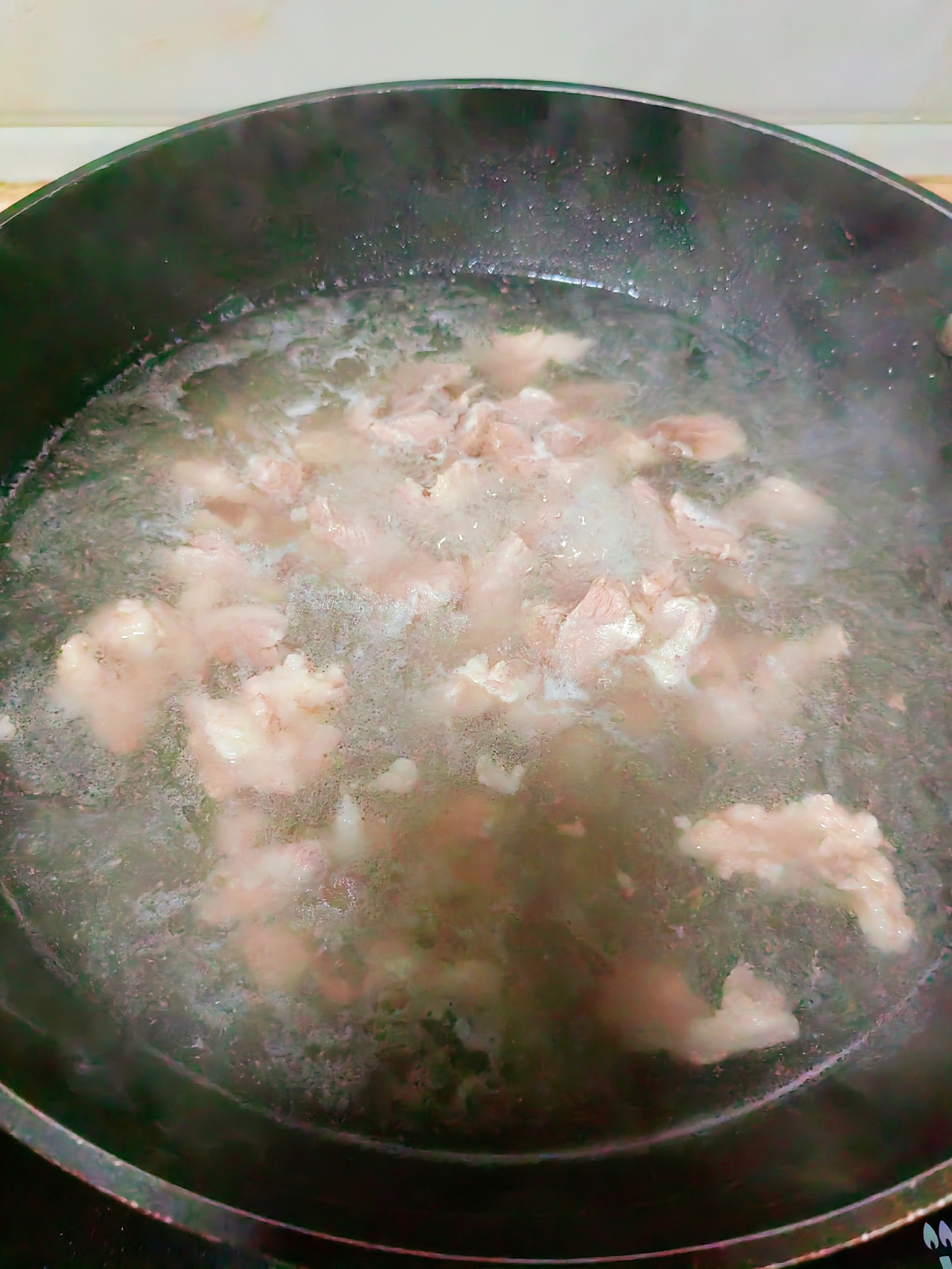 清热利肠的丝瓜瘦肉汤的做法 步骤6