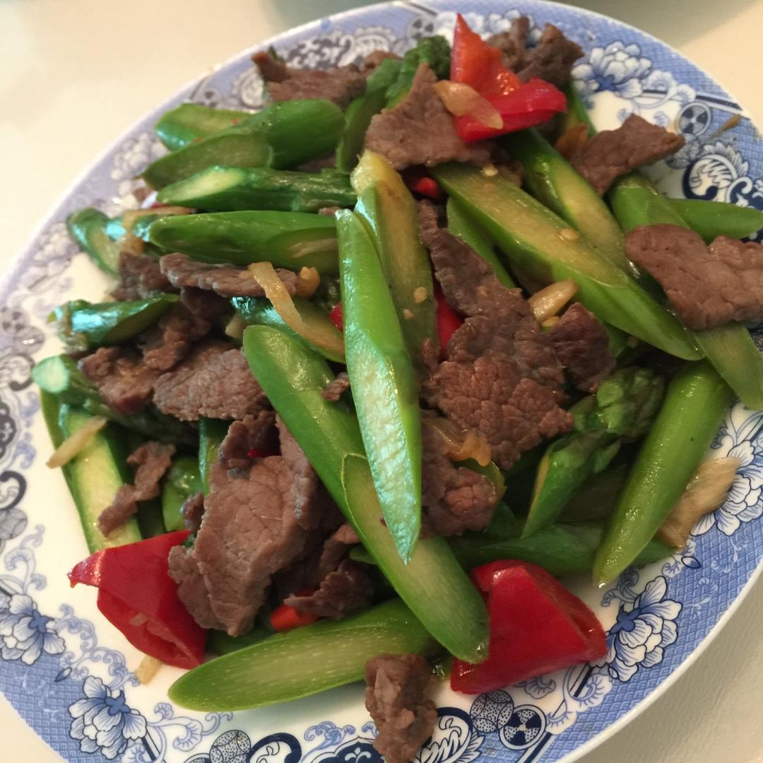 芦笋炒牛肉
