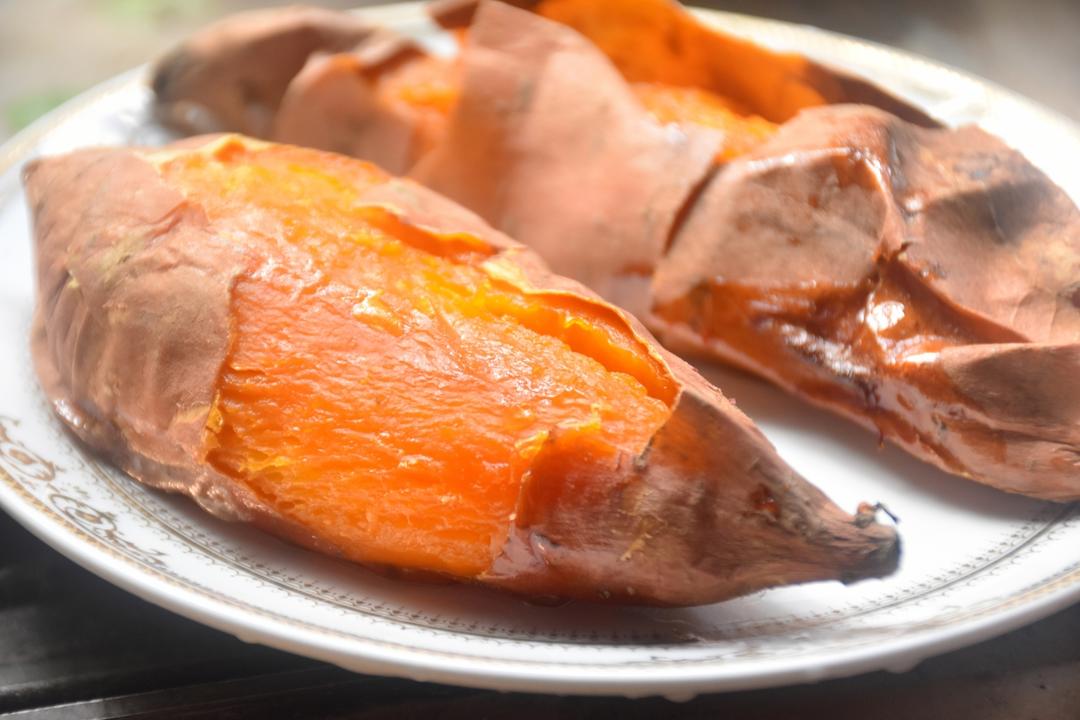 【糯唧唧的烤红薯】糖油四溢皮肉分离外糯里嫩吸溜着吃！