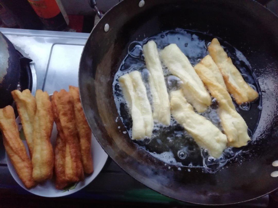 自制无泡打粉油条