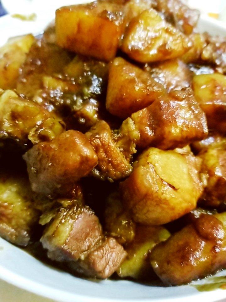 红烧肉炖土豆