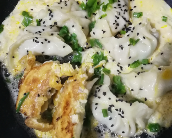 韭菜猪肉饺子(最简单最好吃又最多汁的饺子)