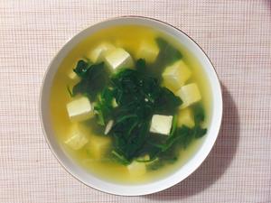 素食者：菠菜豆腐汤的做法 步骤9