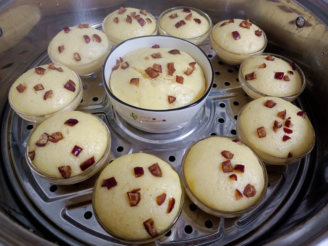 奶香玉米面发糕  这样做表皮光滑  弹性十足  口感一级棒  附视频