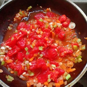 辅食丨番茄胡萝卜洋葱鸡肉浓汤的做法 步骤5