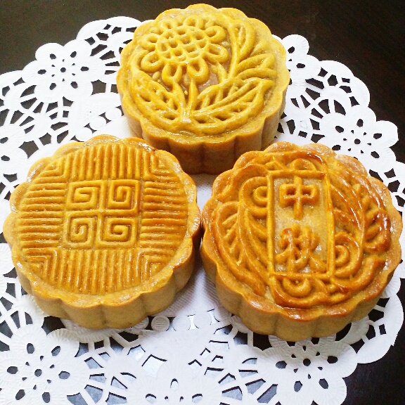 广式月饼——蛋黄莲蓉月饼