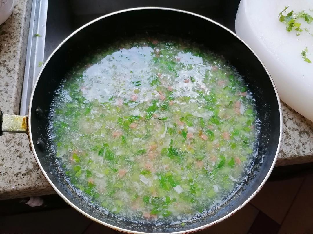 0难度清淡爽口美味悦目的芹菜羹