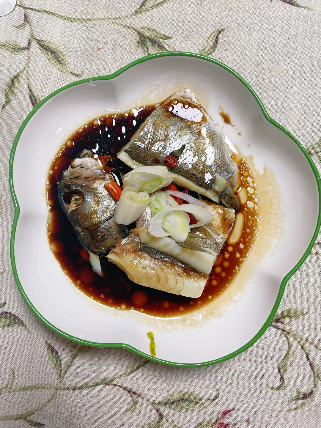 10分钟做 清蒸鲈鱼 （附切鱼图解）