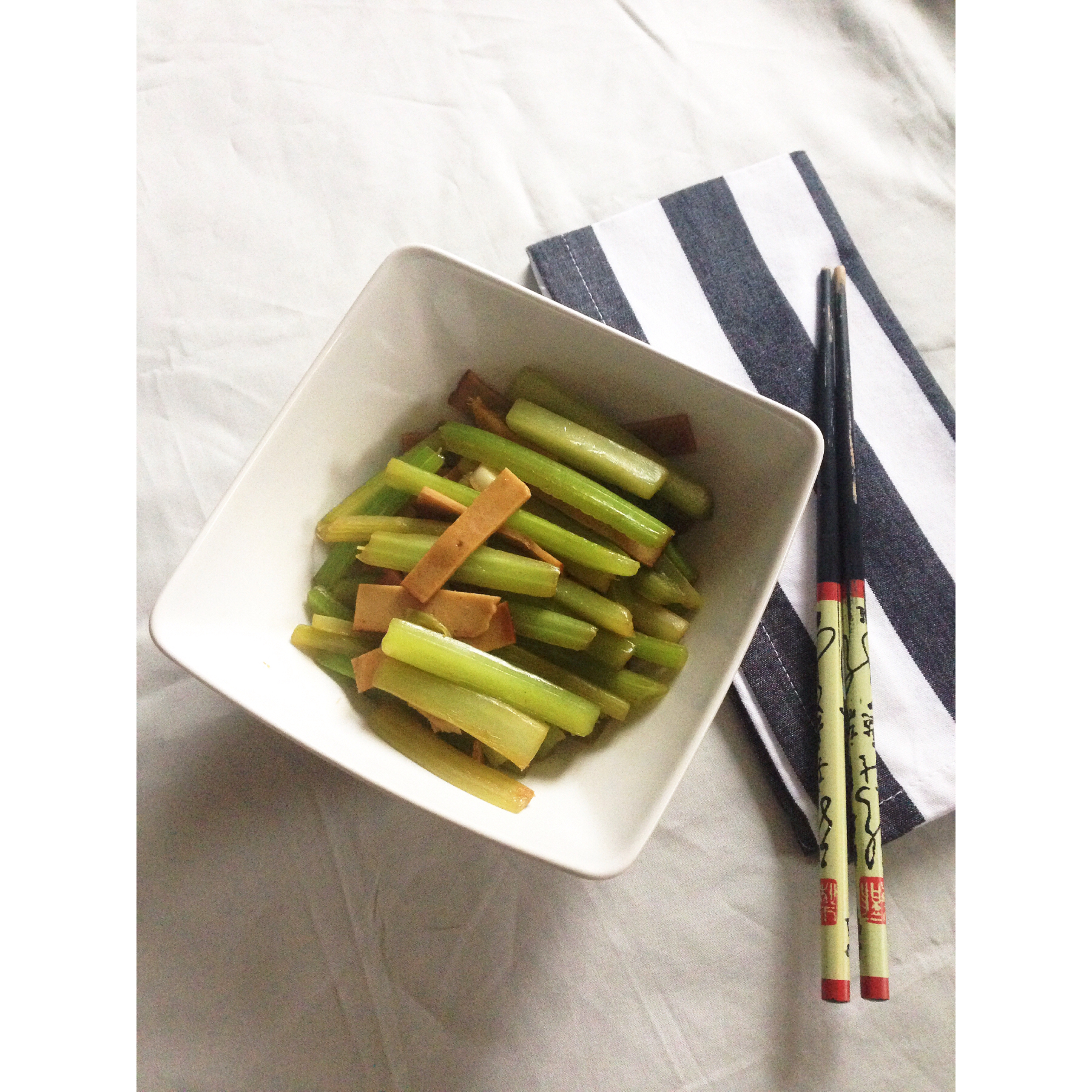 芹菜炒香干