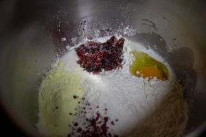 温温柔柔香气浓郁 🌹玫瑰豆沙卷的做法 步骤1
