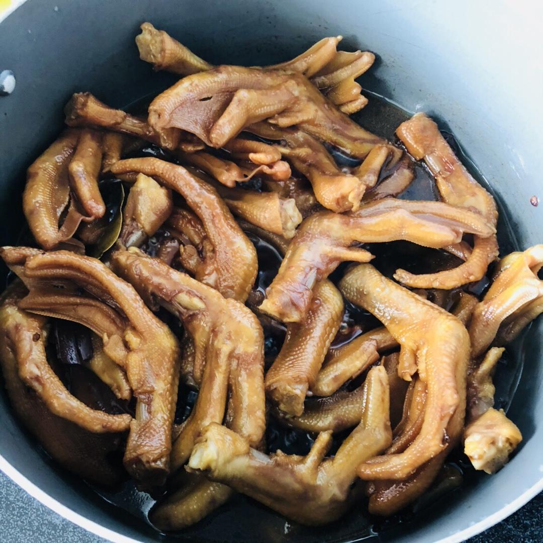 香卤鸭掌（好吃得不得了）