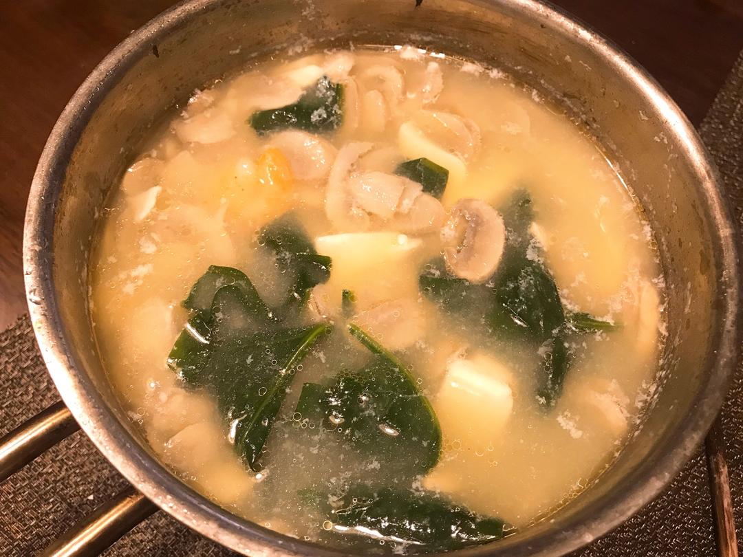 「鲜」口蘑豆腐快手暖汤