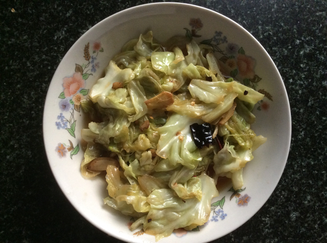 阿婆手撕包菜