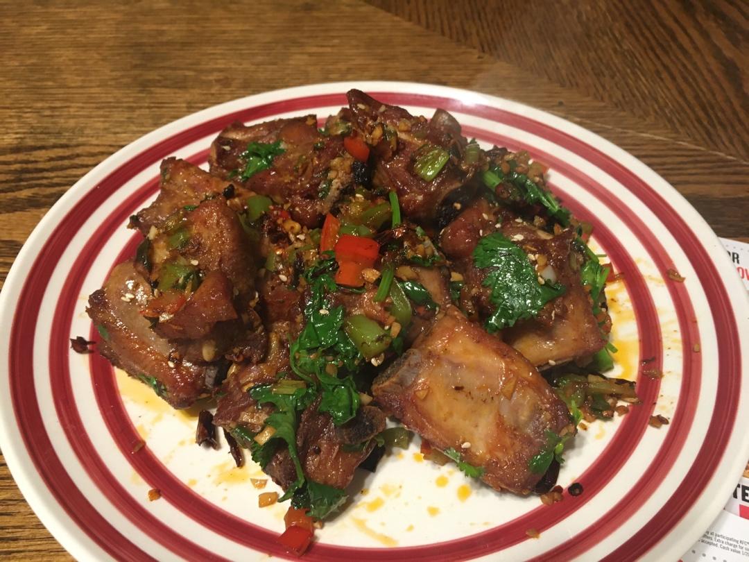 厨师长教你：“风味排骨”的家常做法，味道很赞，先收藏起来