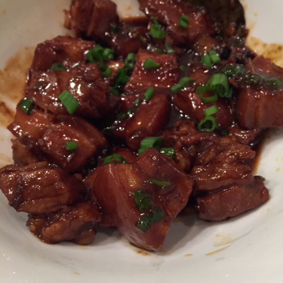 吃着碗里望着锅里的红烧肉