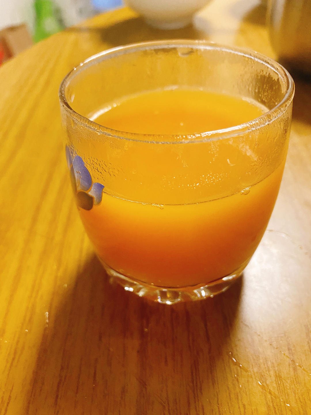 一杯有神奇魔力的饮品🍹胡萝卜🥕苹果🍎汁（热饮）