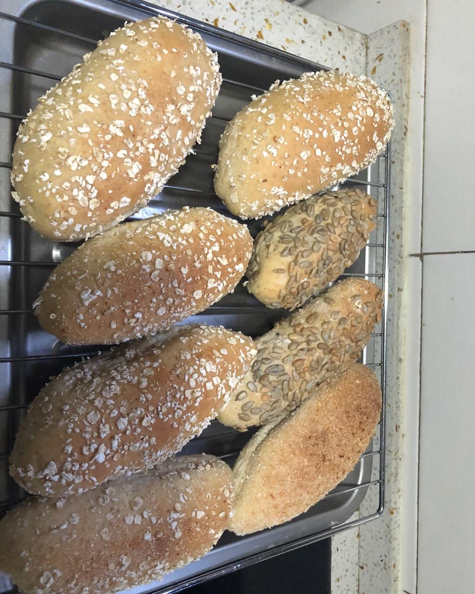 红豆/肉松麻薯软欧面包+石榴茶【曼食慢语】