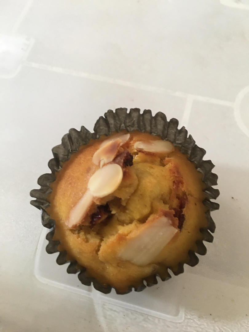 只需搅拌入烤箱的香蕉麦芬