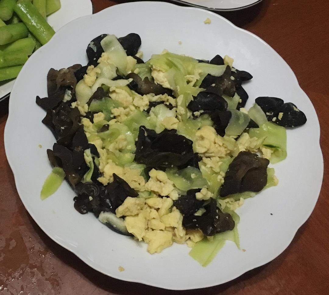 黄瓜木耳炒鸡蛋
