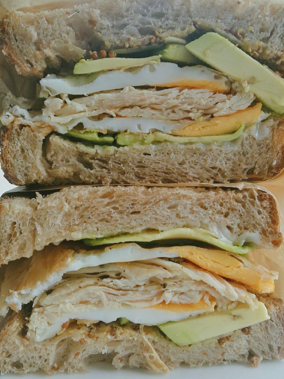 如何做超厚的沼三明治~详细tip！牛油果鸡蛋午餐肉三明治~