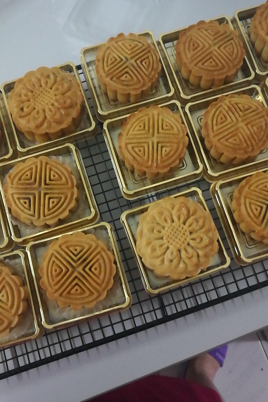 广式月饼——蛋黄莲蓉月饼