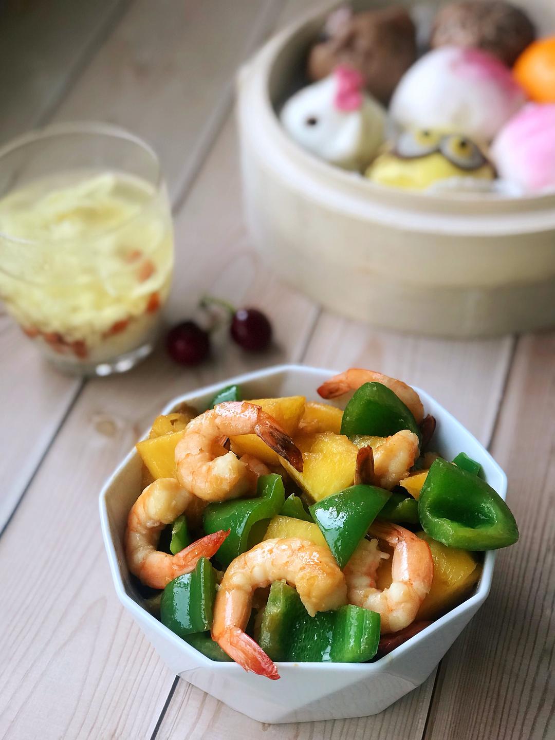 菠萝大虾的做法