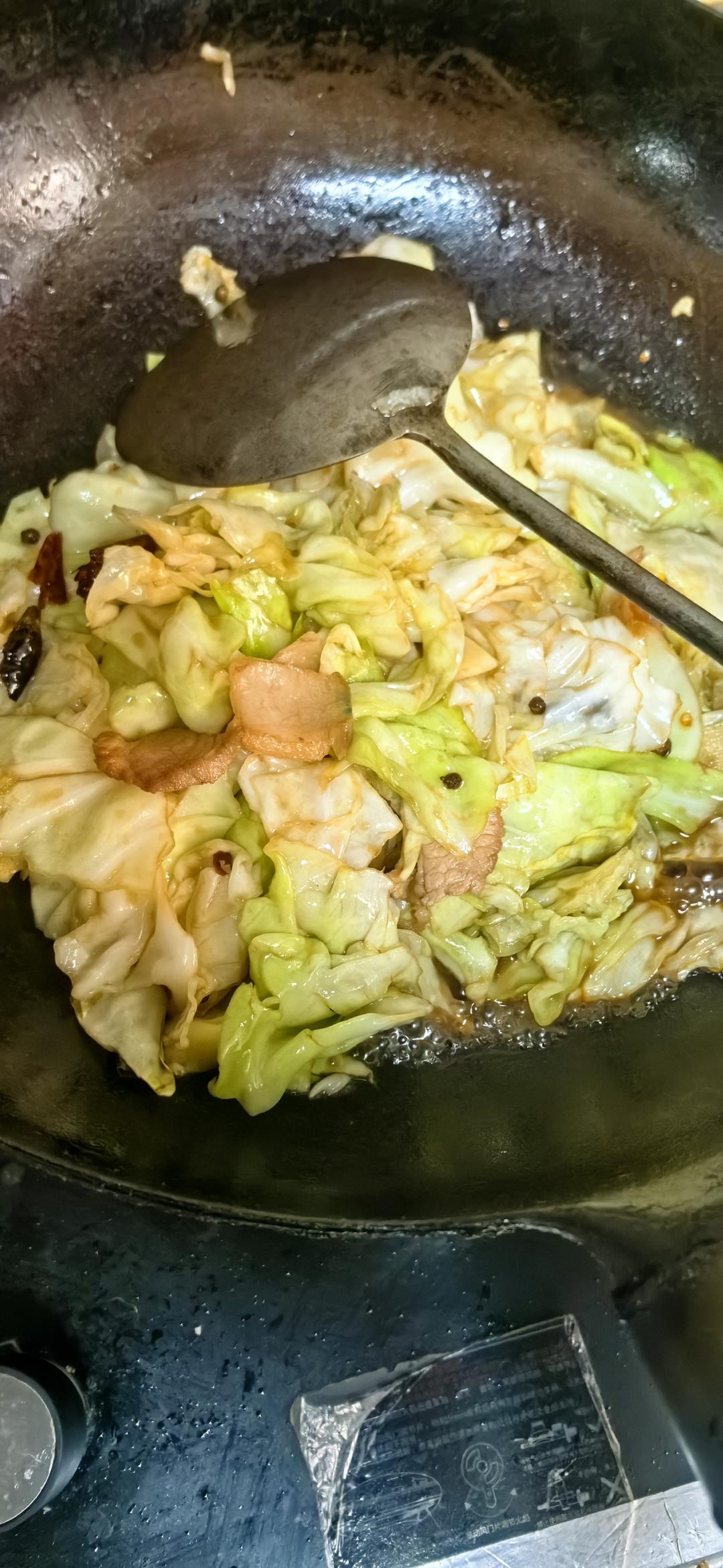 厨师长教你：“手撕包菜”的家常做法,简单又不失美味