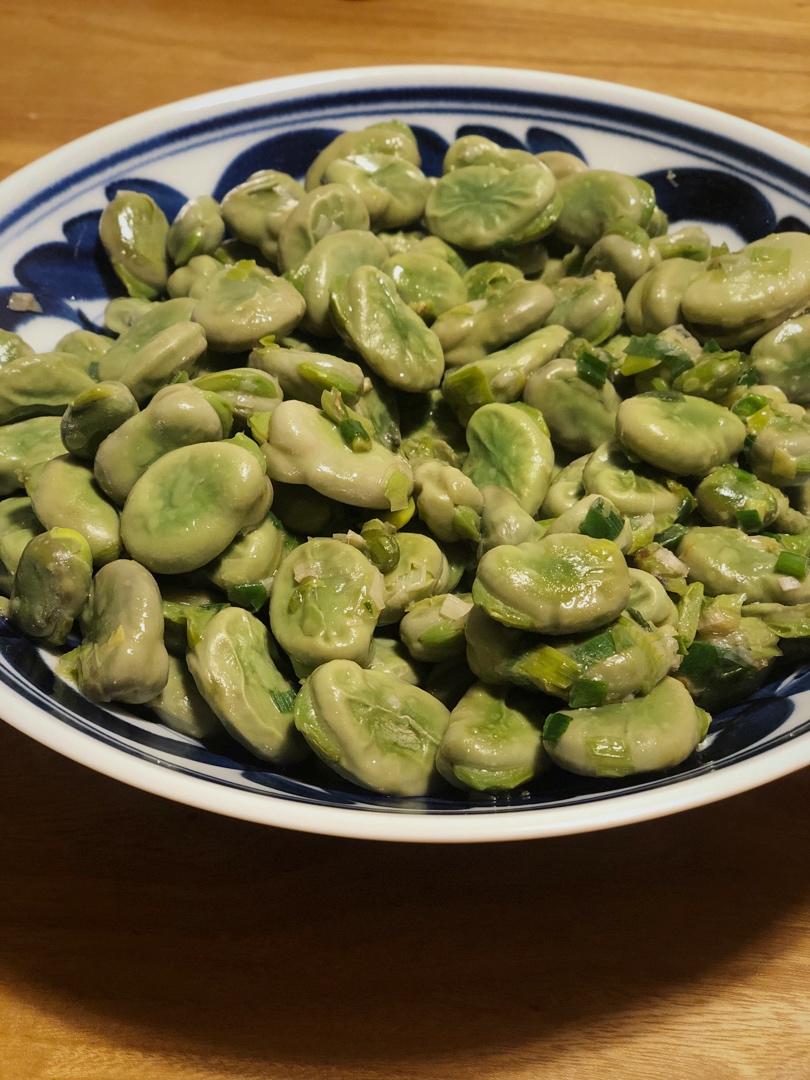 无比鲜美的葱油蚕豆