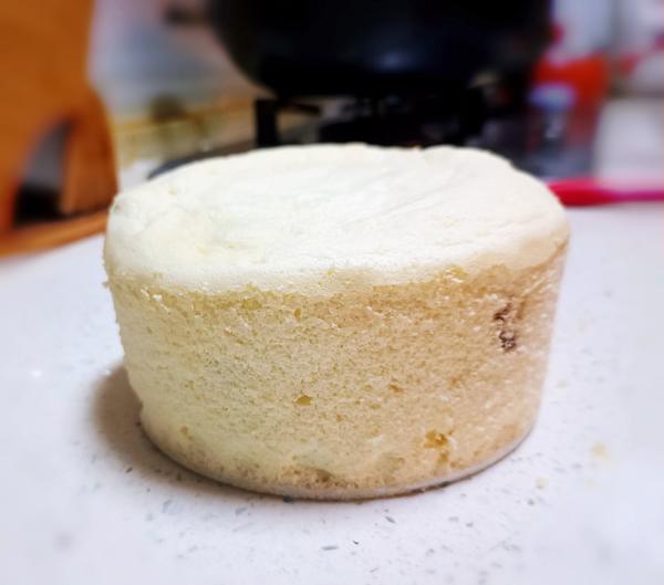 不用烤箱也能做出松软美味的蛋糕，蒸粘米粉(大米粉)蛋糕
