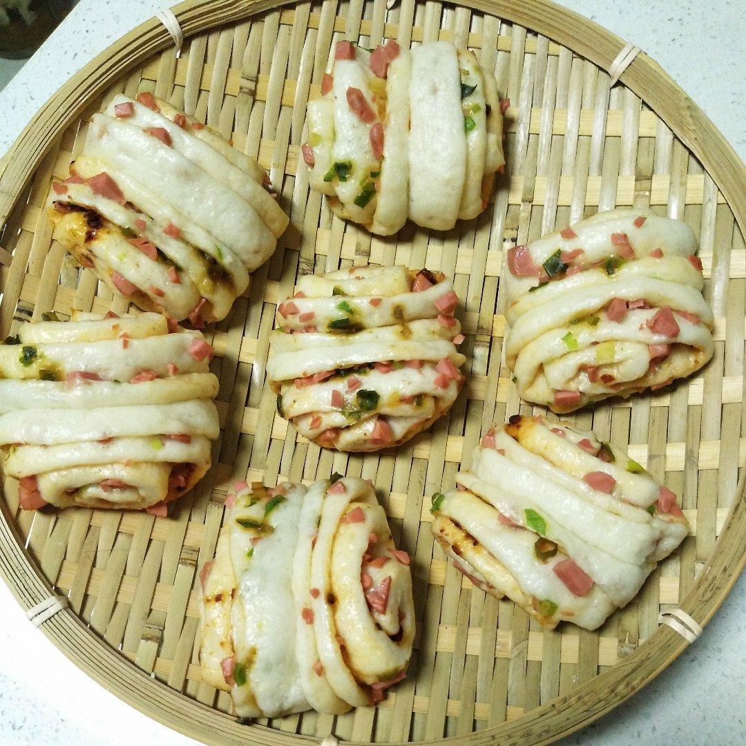 最好吃的火腿葱香花卷—附让葱不变黄的小窍门