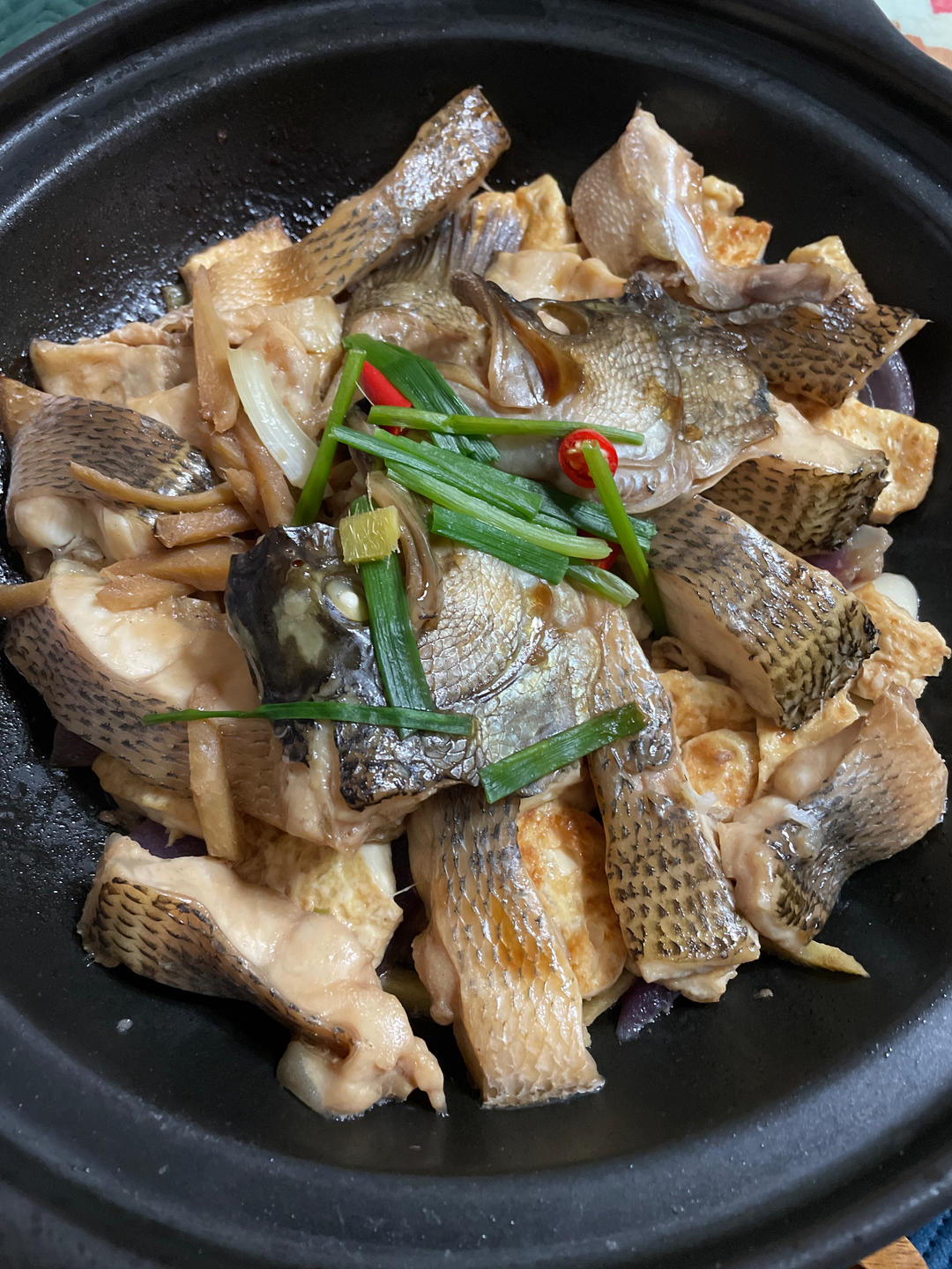 鲜嫩豆腐鲈鱼煲