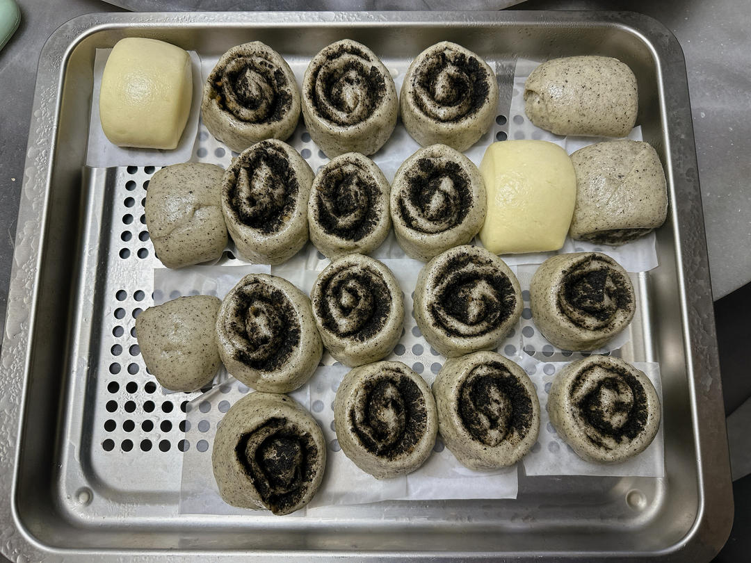 黑芝麻花生卷馒头