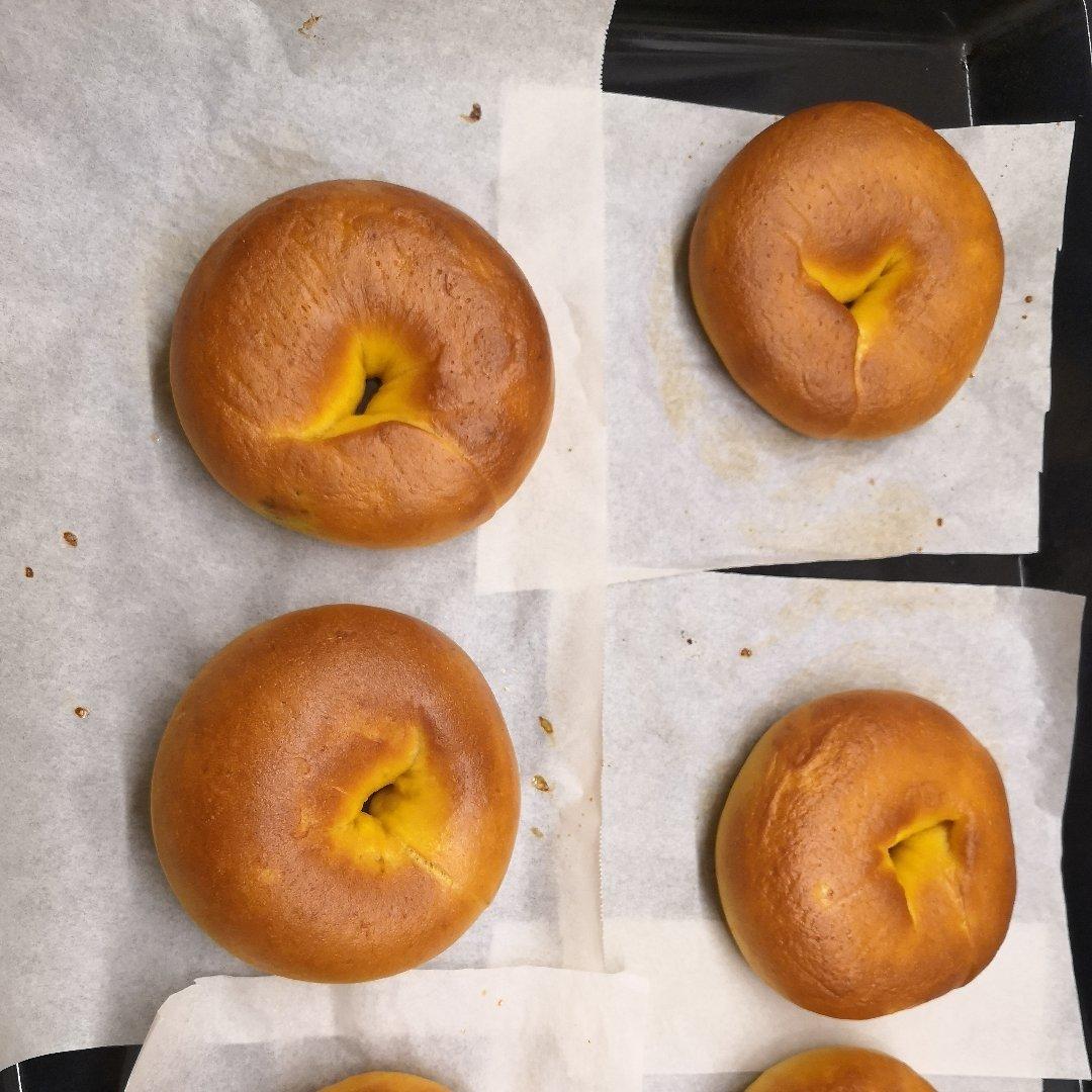 南瓜黑糖贝果