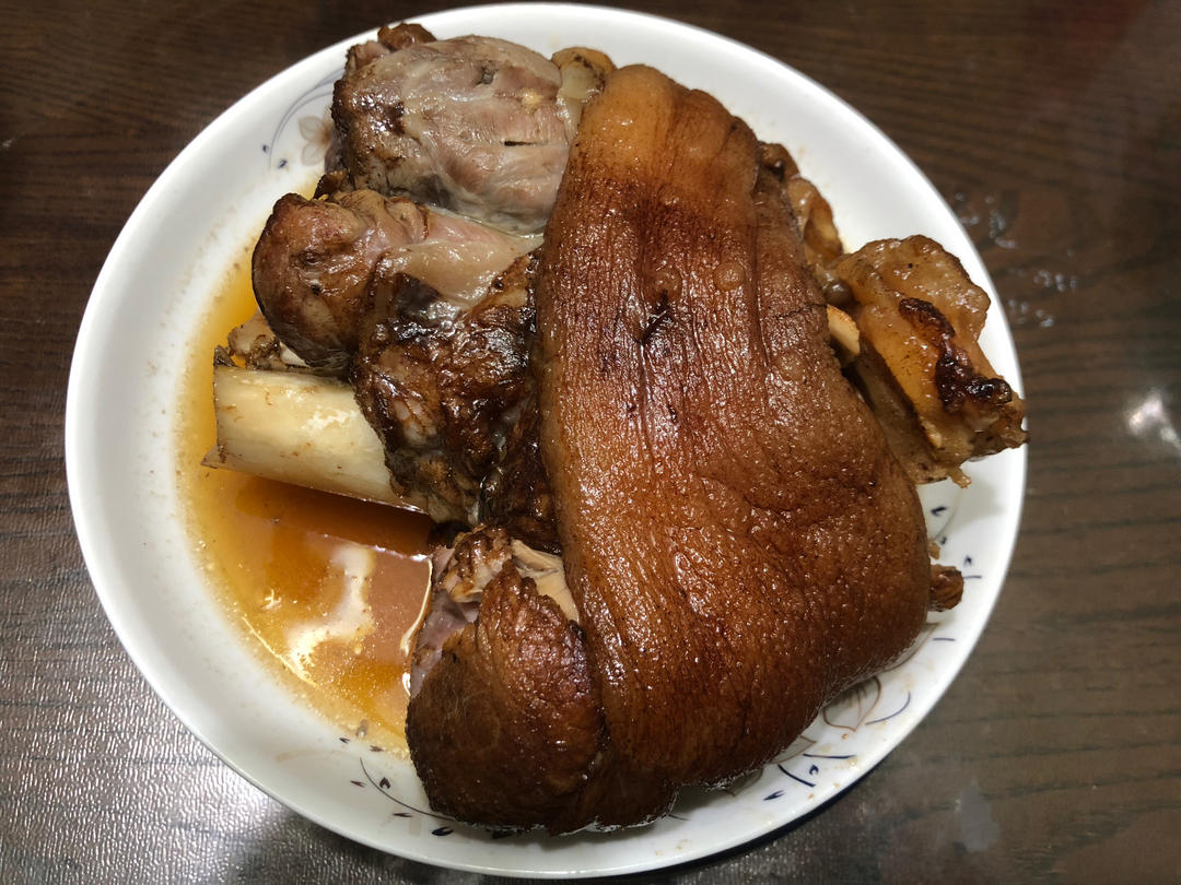 超级无敌焦皮肘子