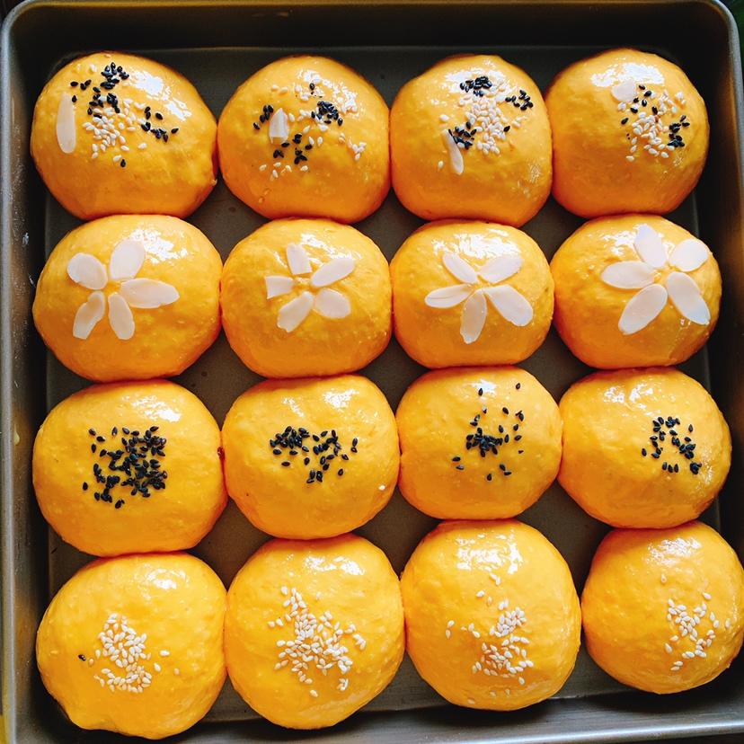 南瓜奶油小餐包（一次发酵）