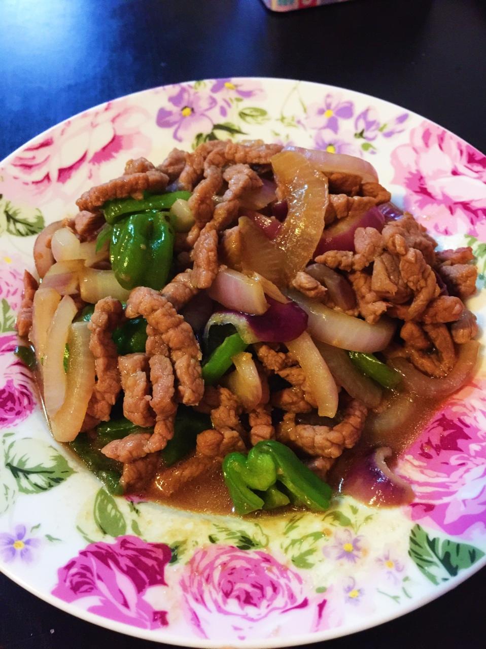 洋葱炒牛肉