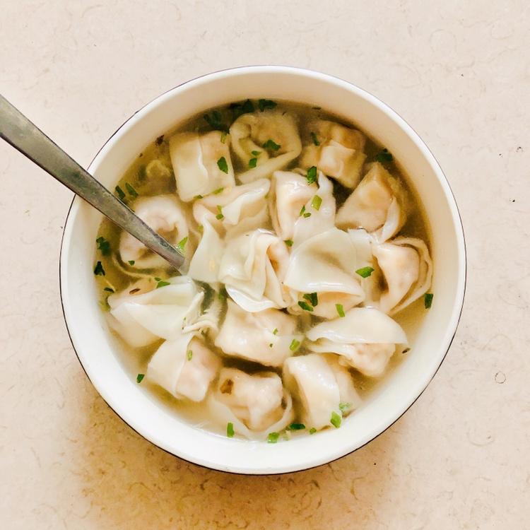 虾仁猪肉胡萝卜馄饨-附剥活虾技巧.几种馄饨包法