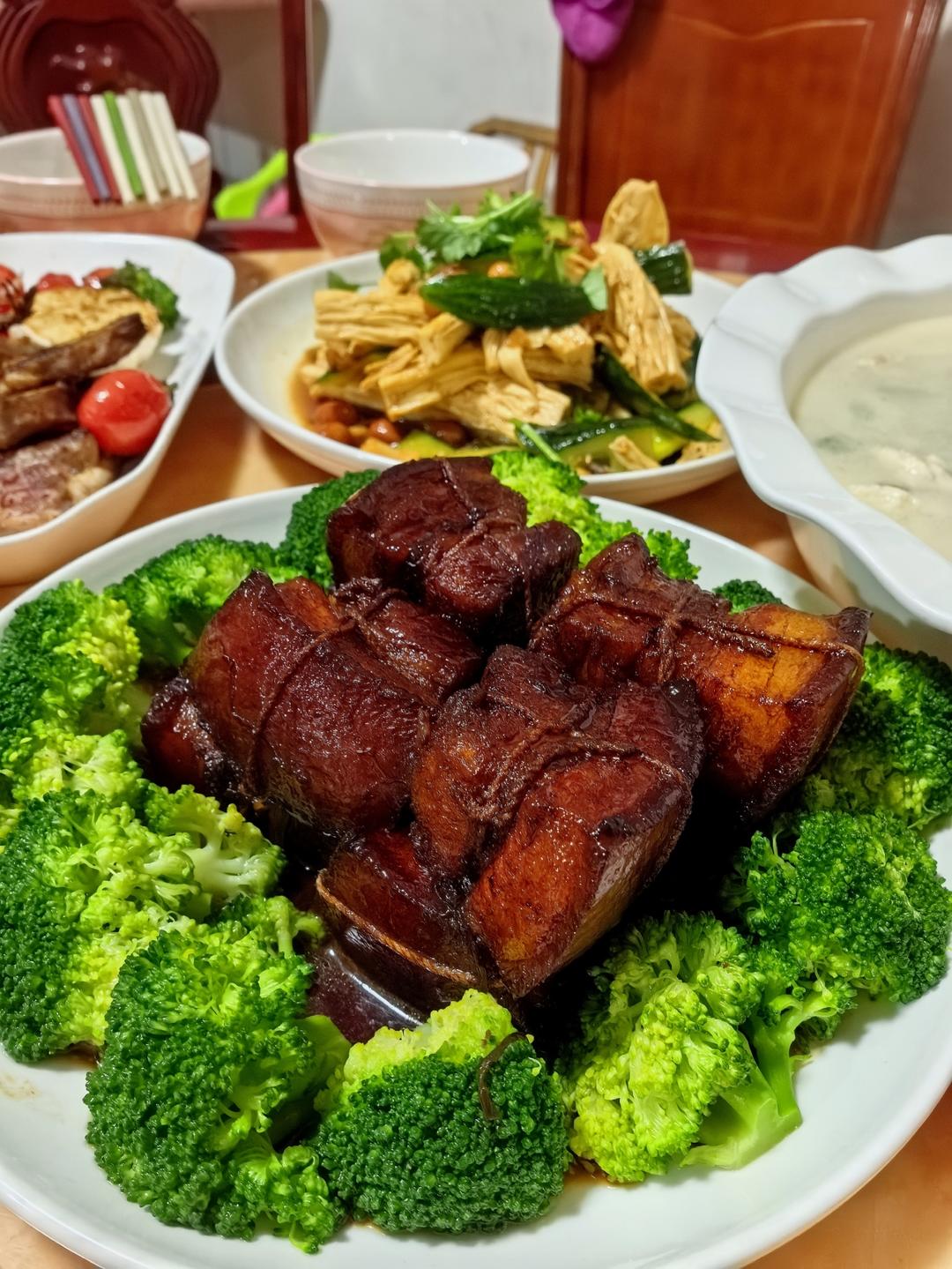 肥而不腻的东坡肉