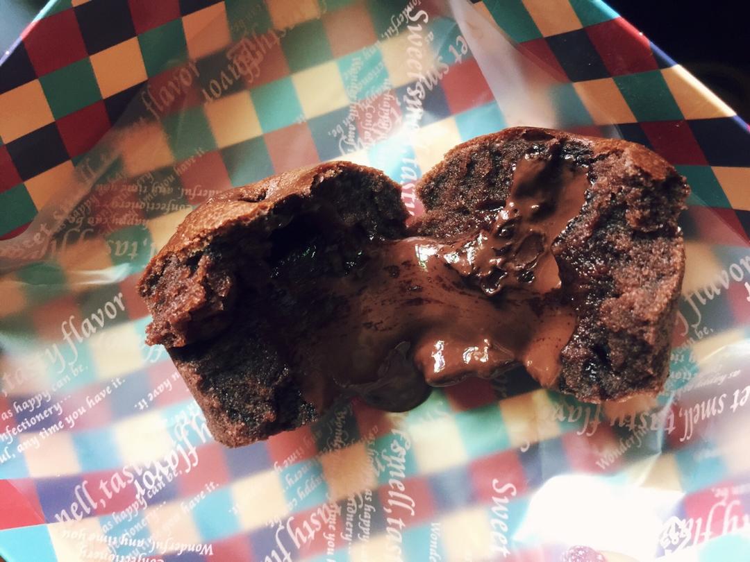 莫尼卡美食厨房：爆浆巧克力蛋糕