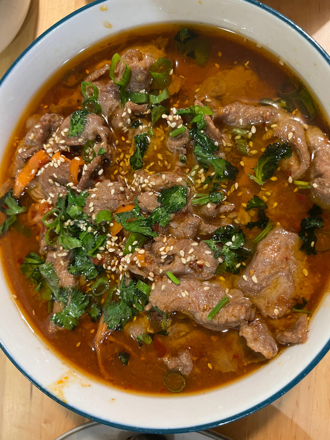 厨师长教你：“豆花水煮牛肉”做法，牛肉麻辣鲜香，豆花嫩滑入味