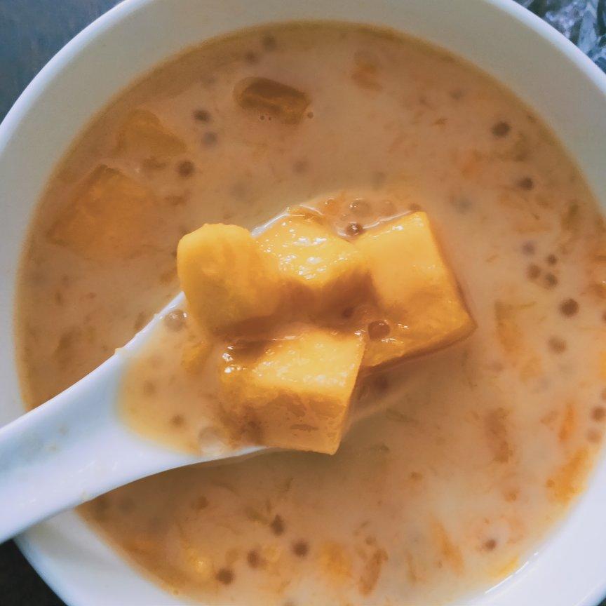 港式甜品——杨枝甘露(芒果西米露)附芒果花切法