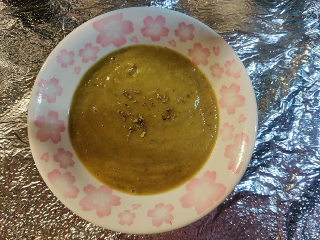 一到冬天，法国人的乡愁就变成了一碗热腾腾的法式蔬菜汤