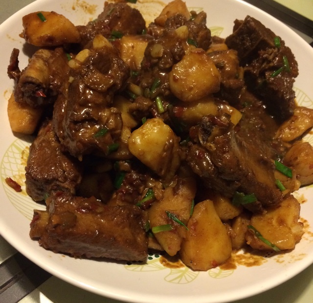 川味土豆烧排骨