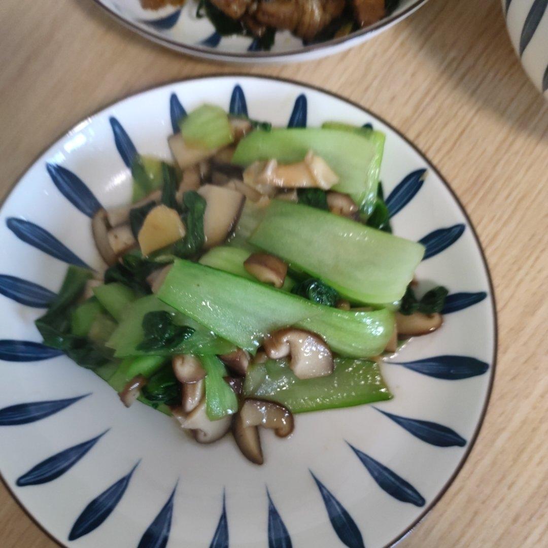 香菇油菜（简单快手）