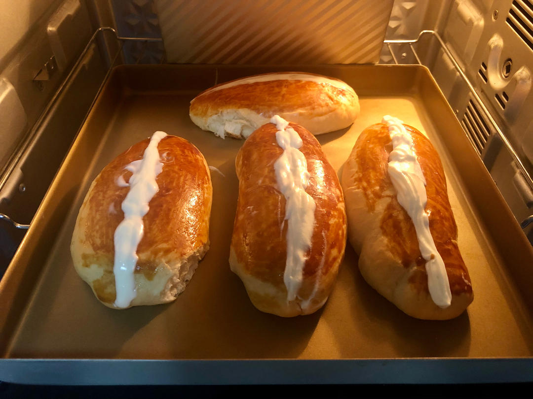 奶油毛毛虫面包