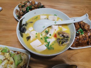 昂刺鱼炖豆腐 金黄色 的做法步骤图 差点是个帅哥哥 下厨房 昂刺鱼炖豆腐 金黄色 的做法步骤图 差点是个帅哥哥 下厨房