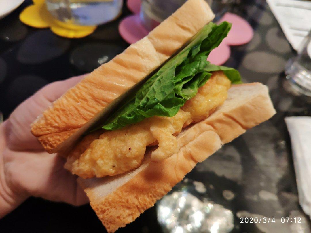 香煎虾饼三明治