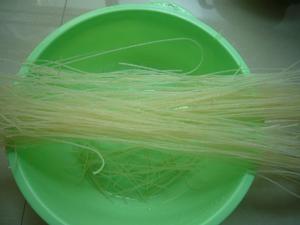豆芽肉丝炒米线的做法 步骤2