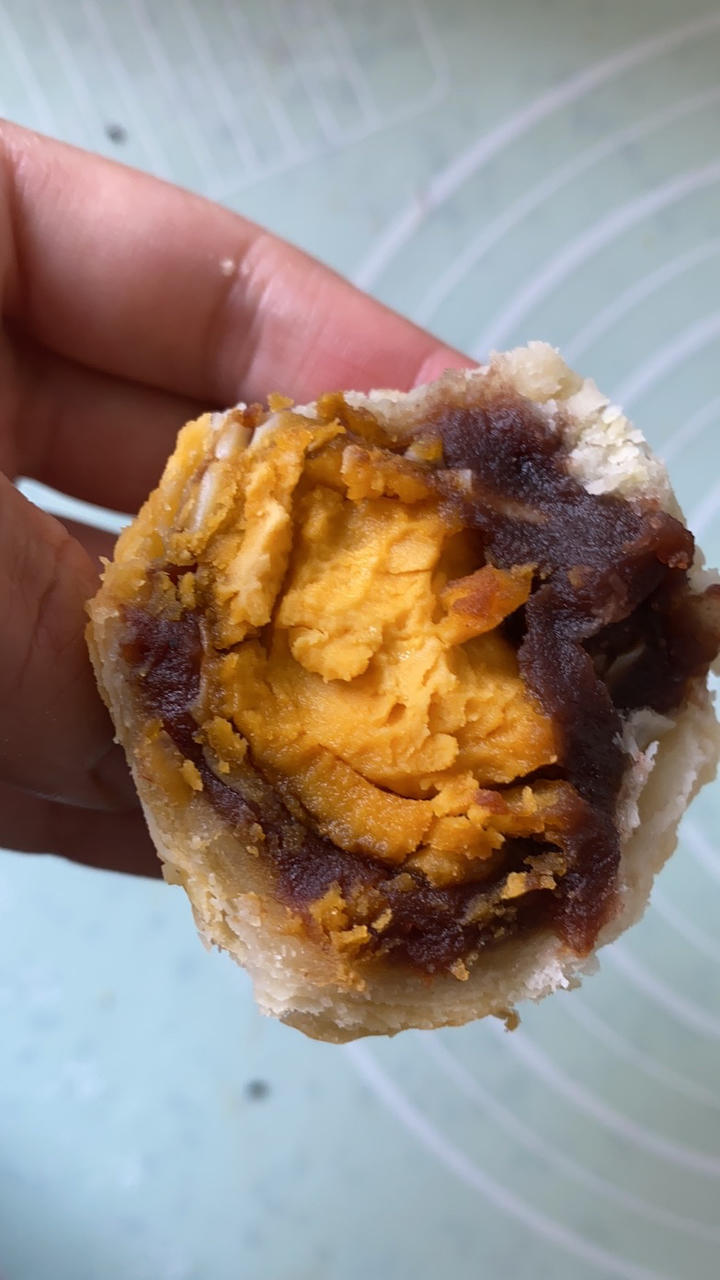 超简单 免揉 酥掉渣的蛋黄酥(超详细附全程视频)不破酥『万能酥皮』