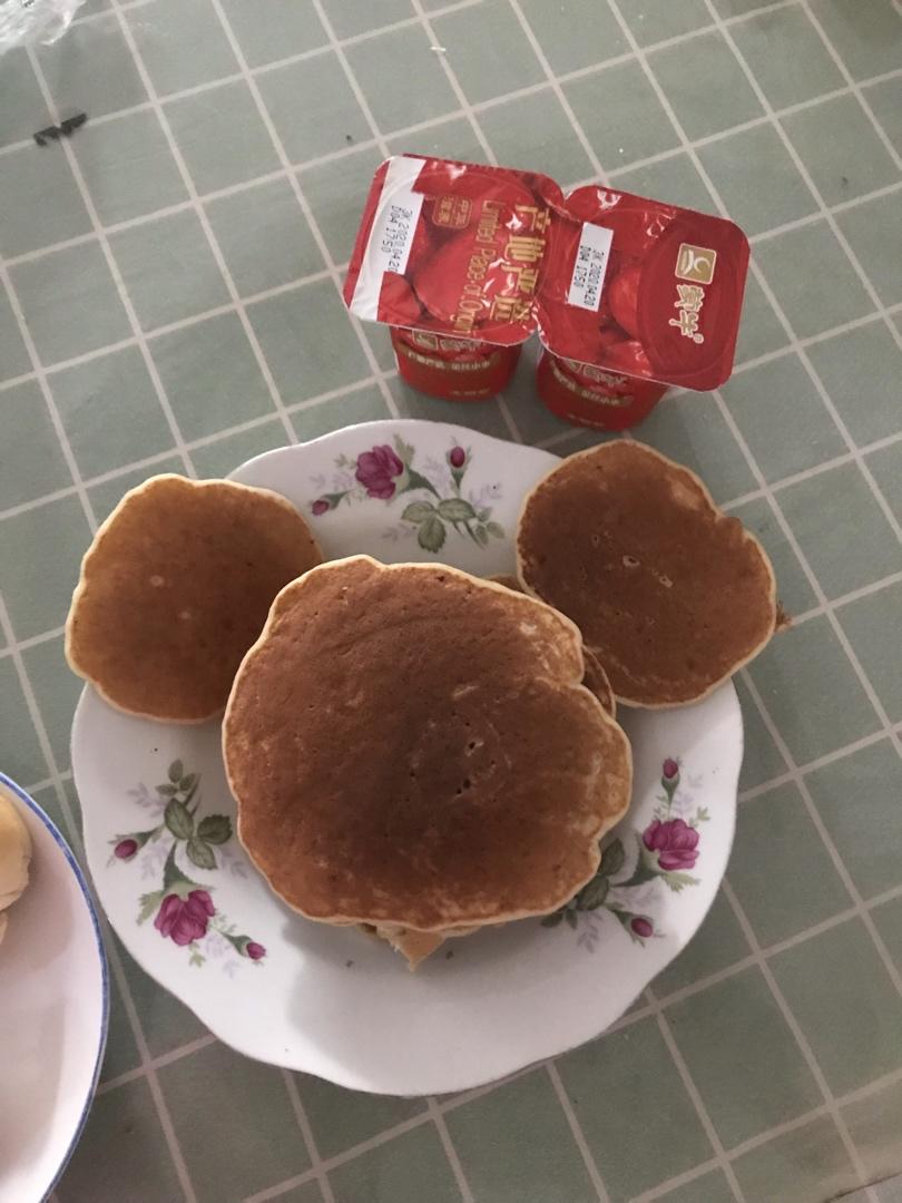 8月+宝宝辅食                                                                    香蕉鸡蛋松饼